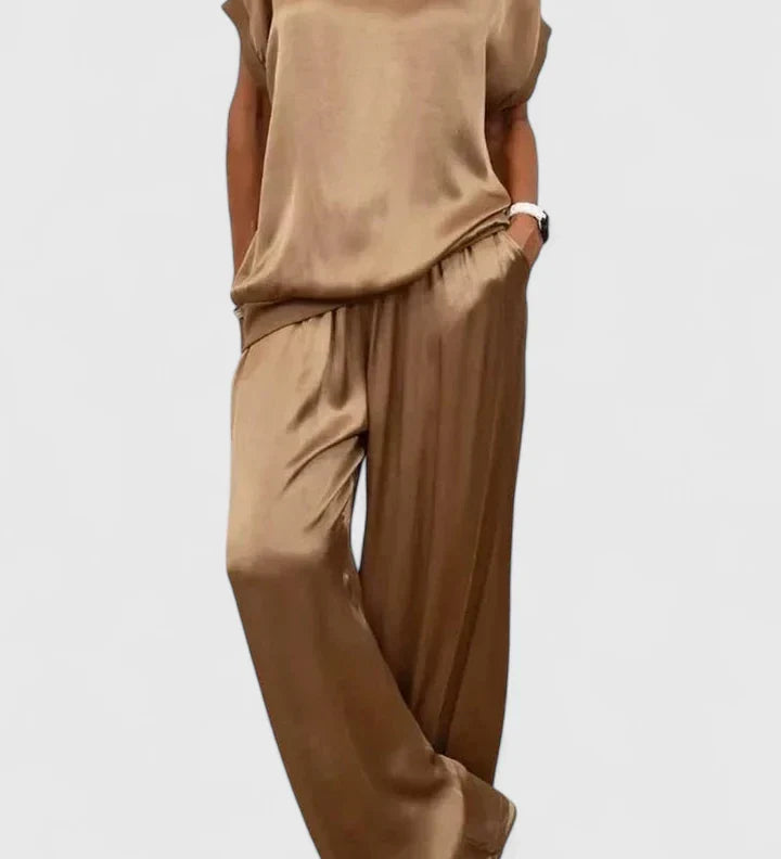 Jessykkah | Comfortable Two-Piece Set