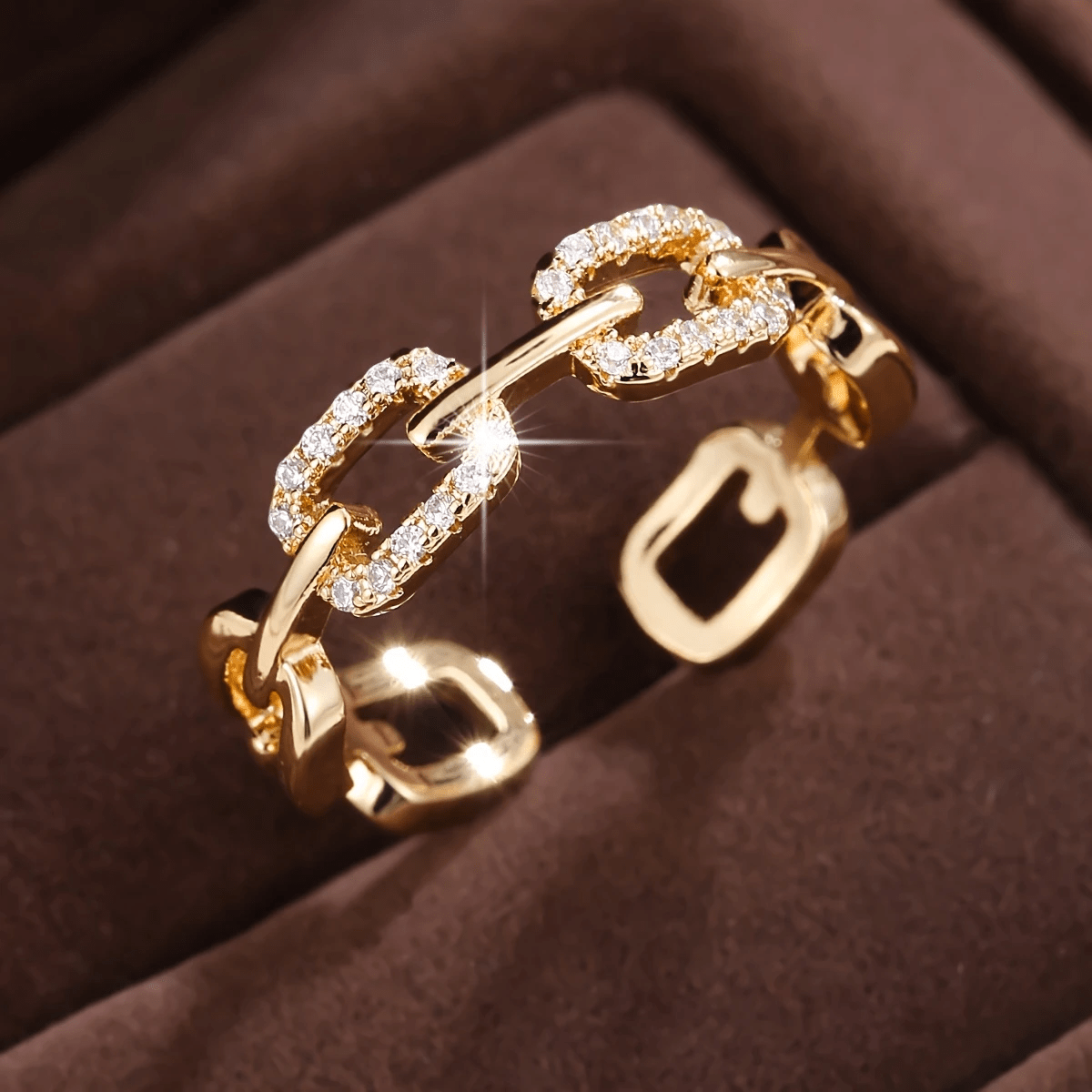 Radiant Bond Chain Gold Ring - Velvet Haven
