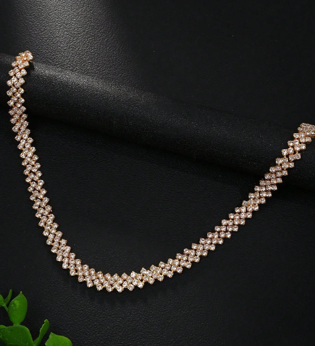 Elegant Rhinestone Collar Necklace
