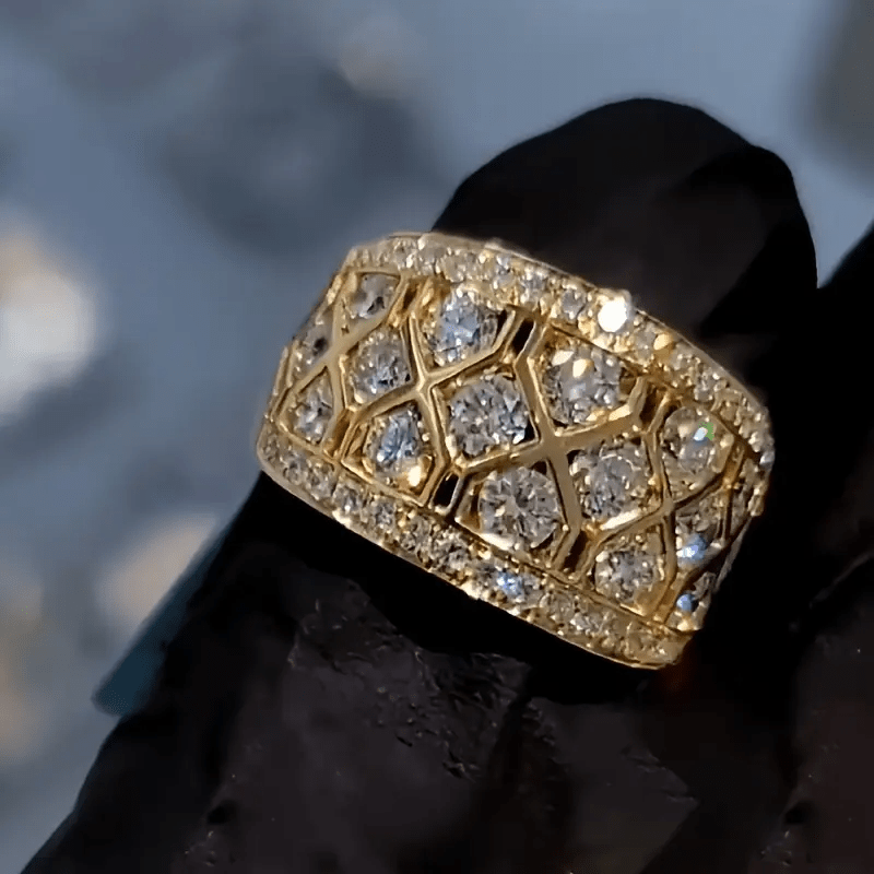 Radiant Gold Sparkle Ring - Velvet Haven