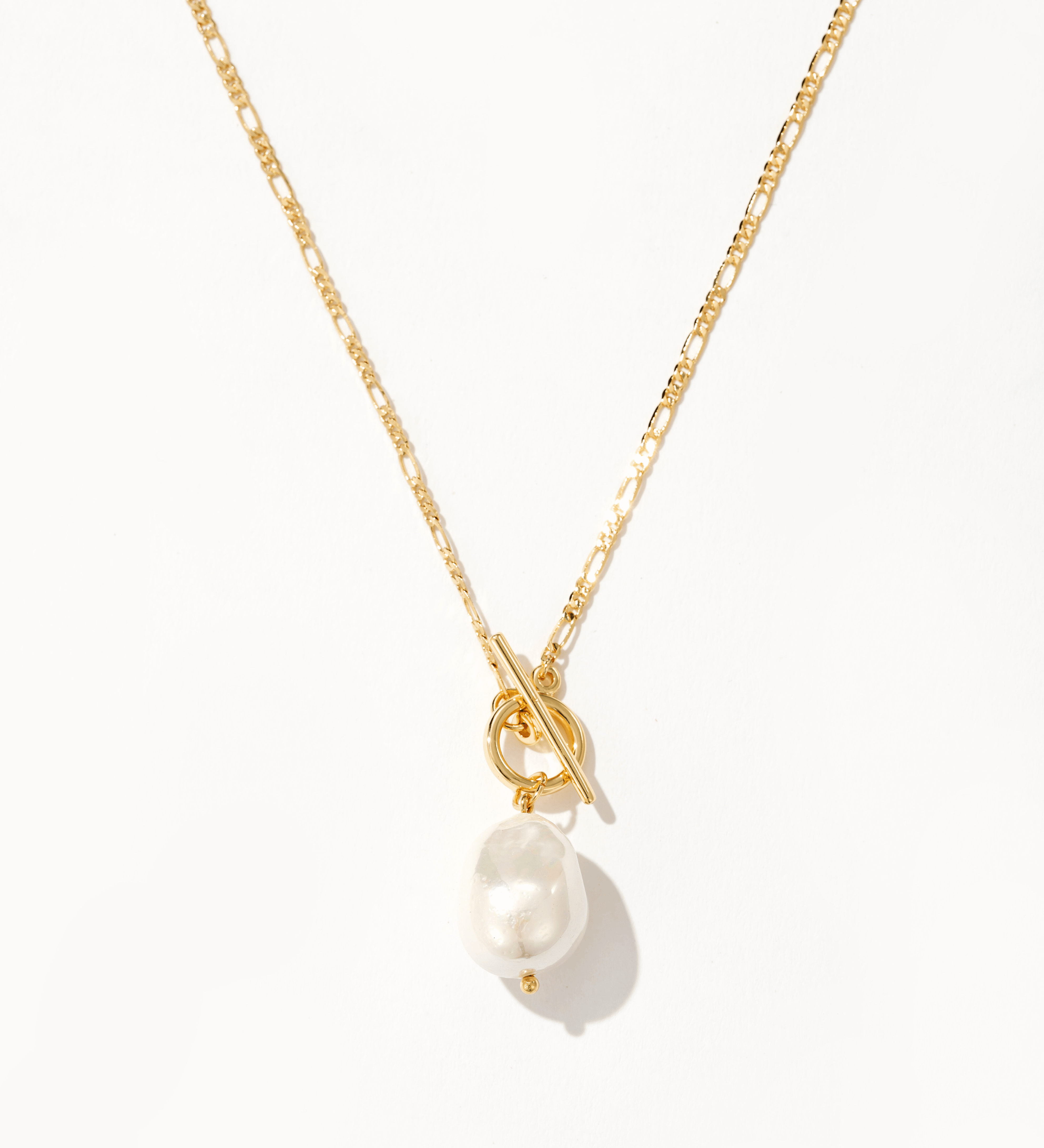 Elegant Golden Pearl Necklace