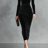 Lila | Elegant Velvet High-Neck Dress