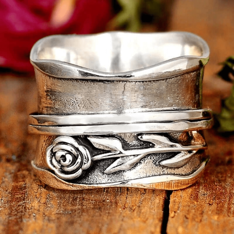 Vintage Silver Flower Ring - Velvet Haven