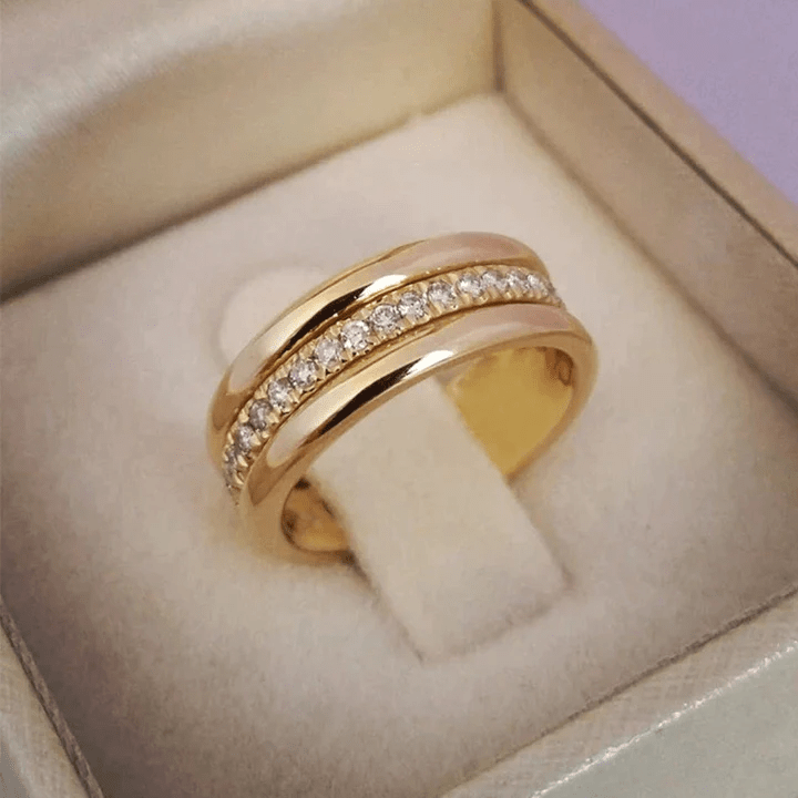 Vintage Zirconia Inlaid Ring - Velvet Haven